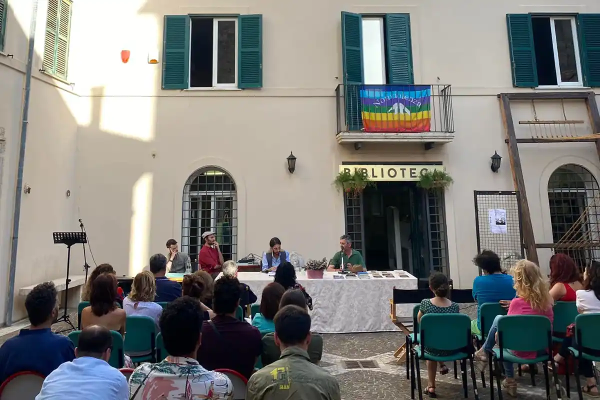 chi-siamo-biblioteca